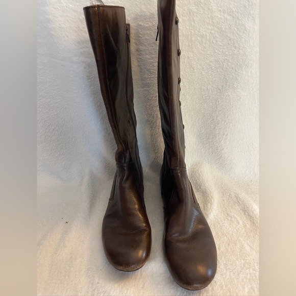 Born Women's Brown Leather Boots - Picture 1 of 11